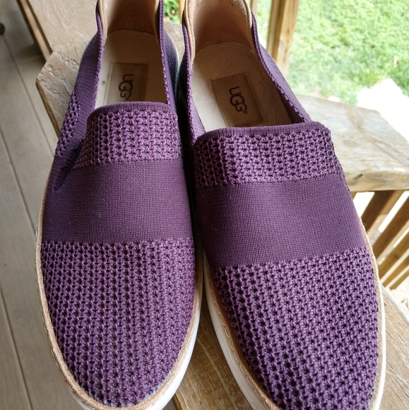 UGG Sammy Slip-on Sneaker Maroon - Picture 6 of 7